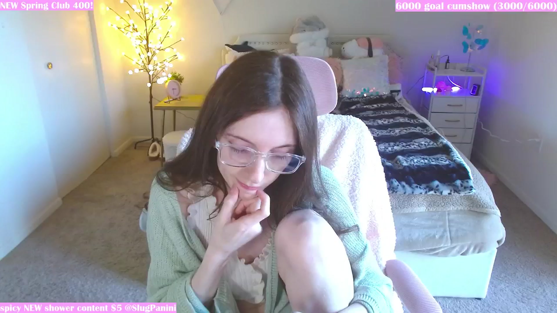 Gallery image thumbnail from MangoMae's myfreecams stream on, 03/03/2024, 20:38 image 10 of 20