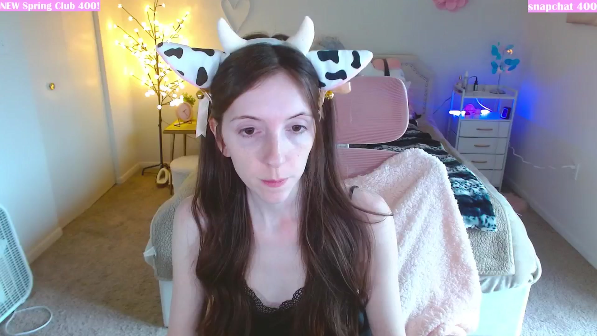 Gallery image thumbnail from MangoMae's myfreecams stream on, 03/05/2024, 19:44 image 12 of 20