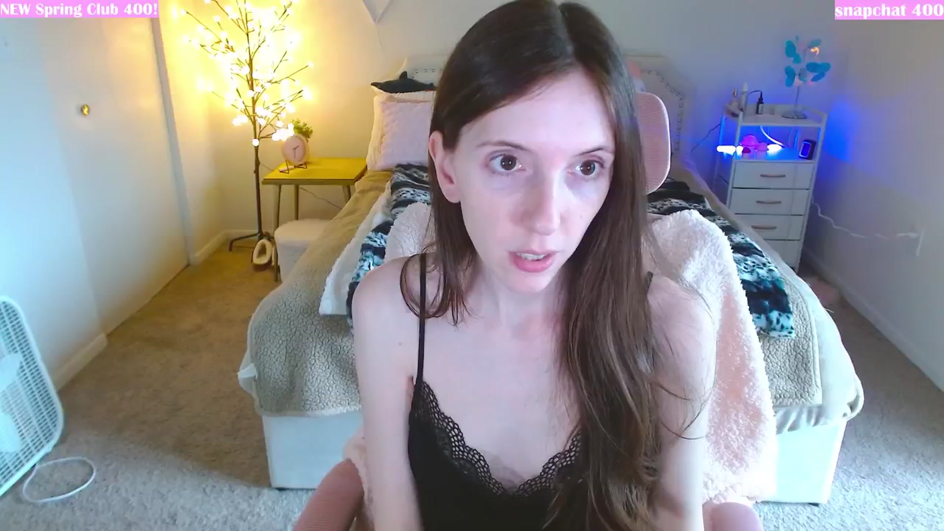 Gallery image thumbnail from MangoMae's myfreecams stream on, 03/05/2024, 19:44 image 16 of 20