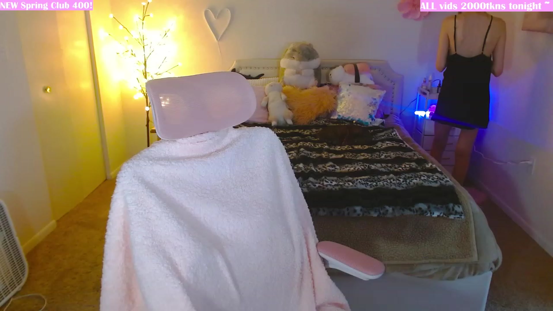 Gallery image thumbnail from MangoMae's myfreecams stream on, 03/05/2024, 23:35 image 7 of 20