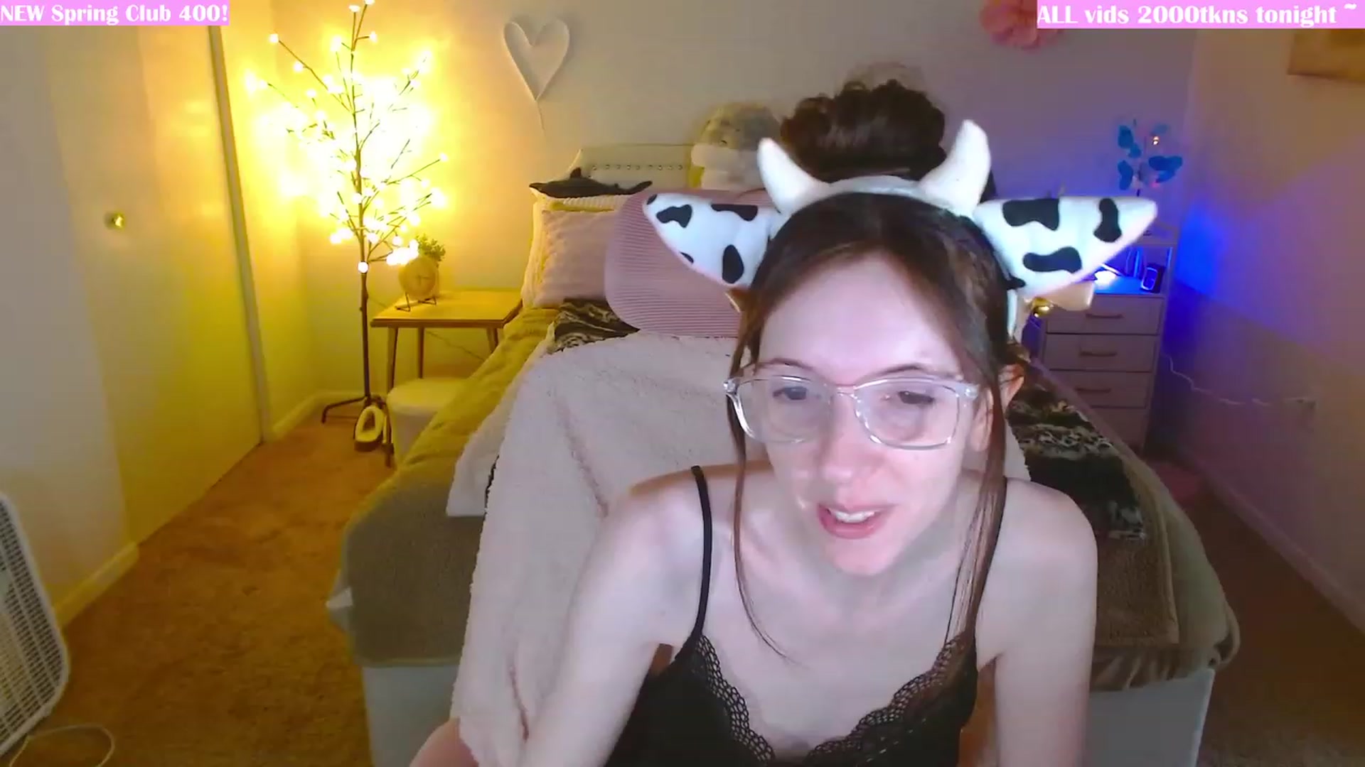 Gallery image thumbnail from MangoMae's myfreecams stream on, 03/05/2024, 23:35 image 11 of 20