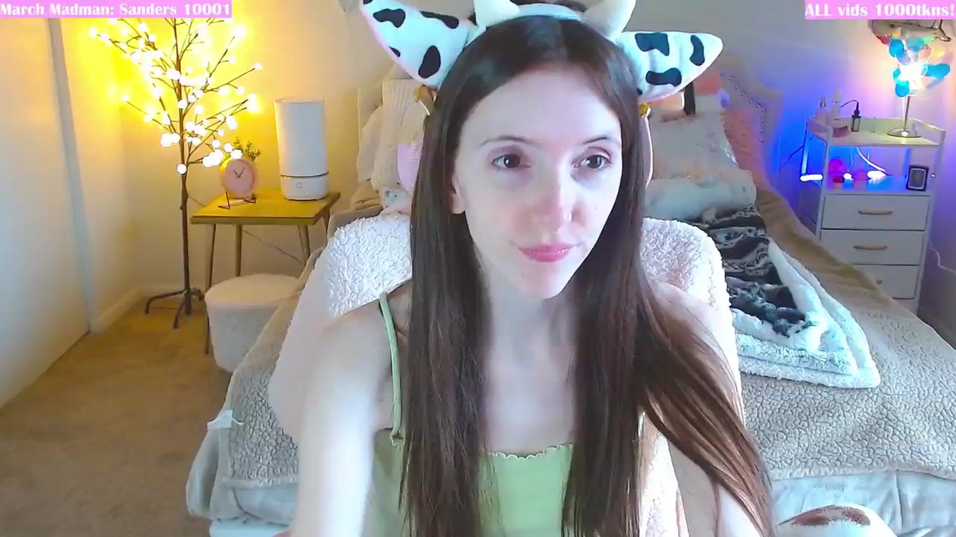 Gallery image thumbnail from MangoMae's myfreecams stream on, 03/17/2024, 15:51 image 15 of 20