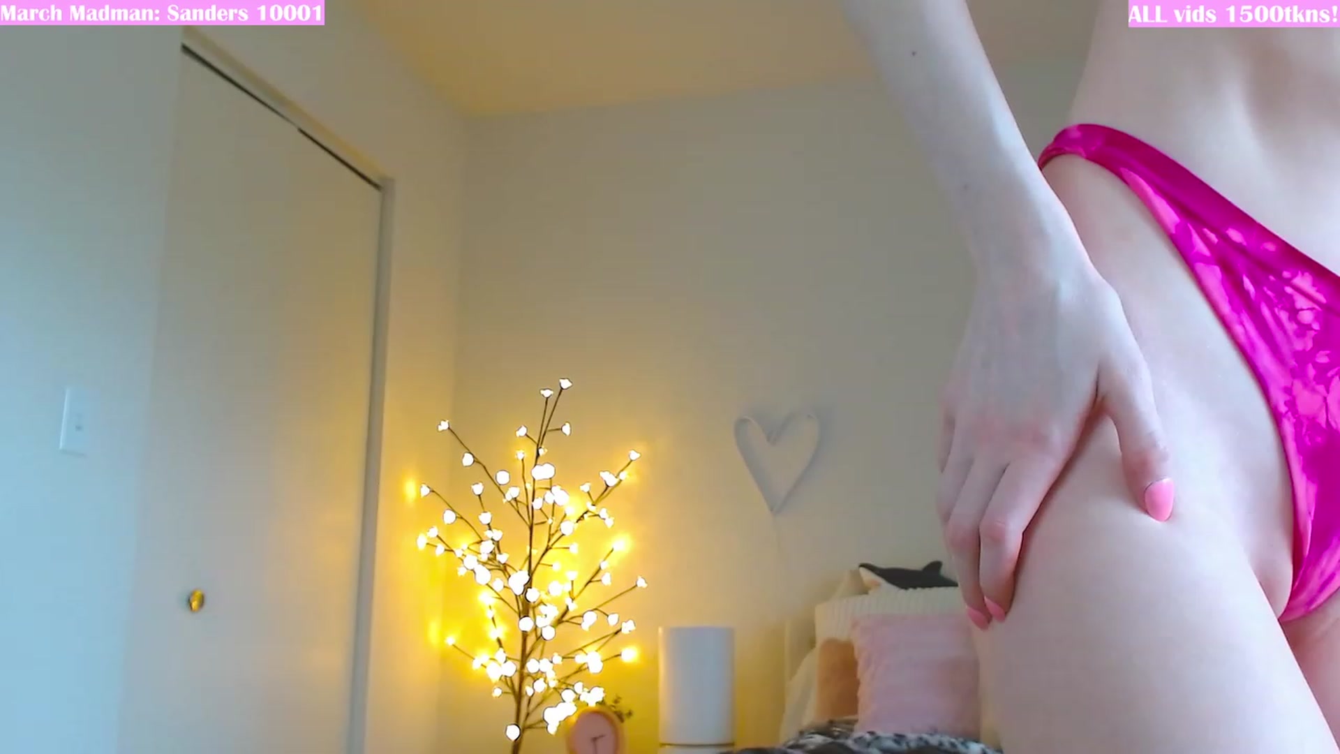 Gallery image thumbnail from MangoMae's myfreecams stream on, 03/18/2024, 18:34 image 15 of 20