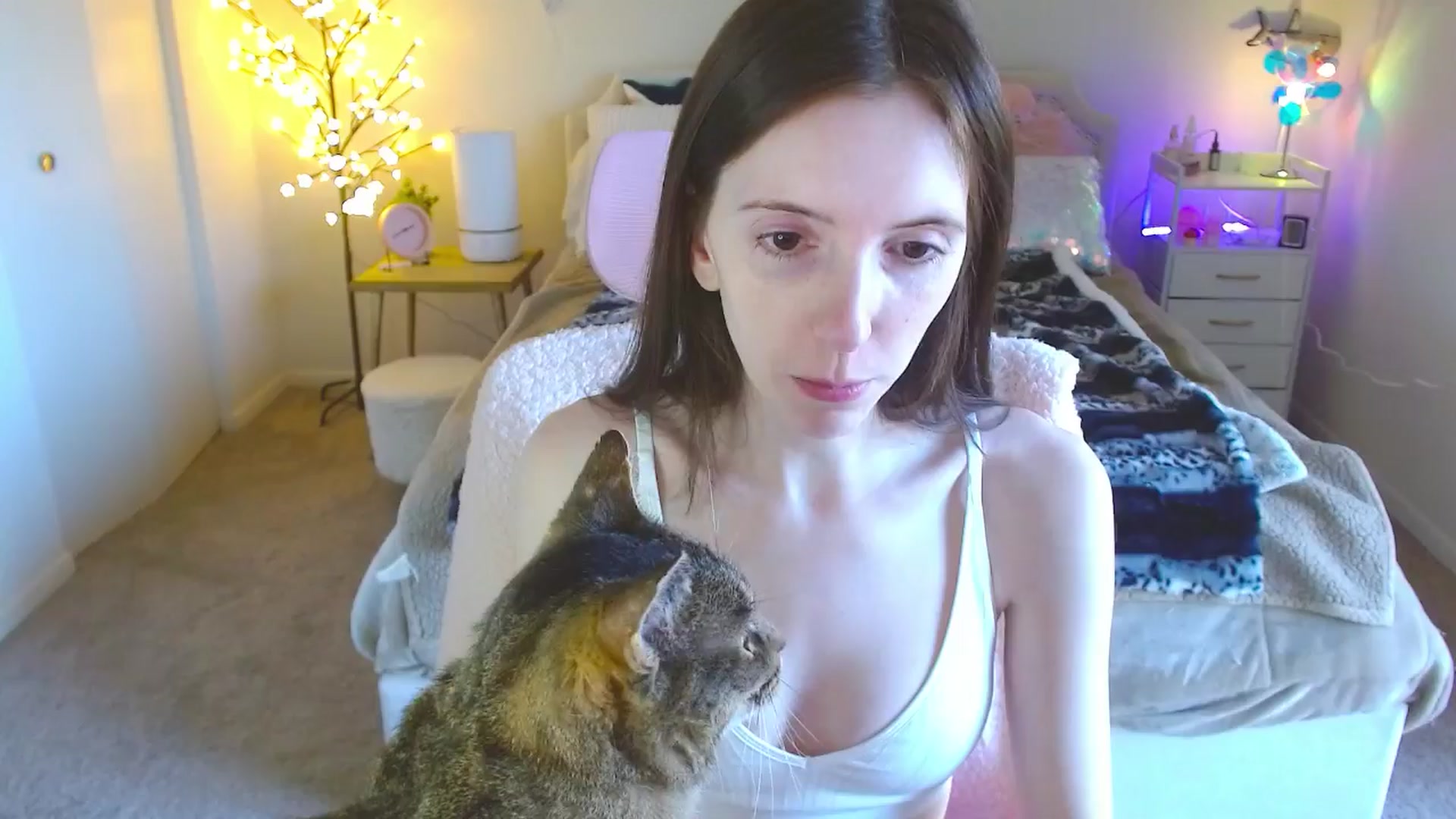 Gallery image thumbnail from MangoMae's myfreecams stream on, 03/29/2024, 19:15 image 3 of 20