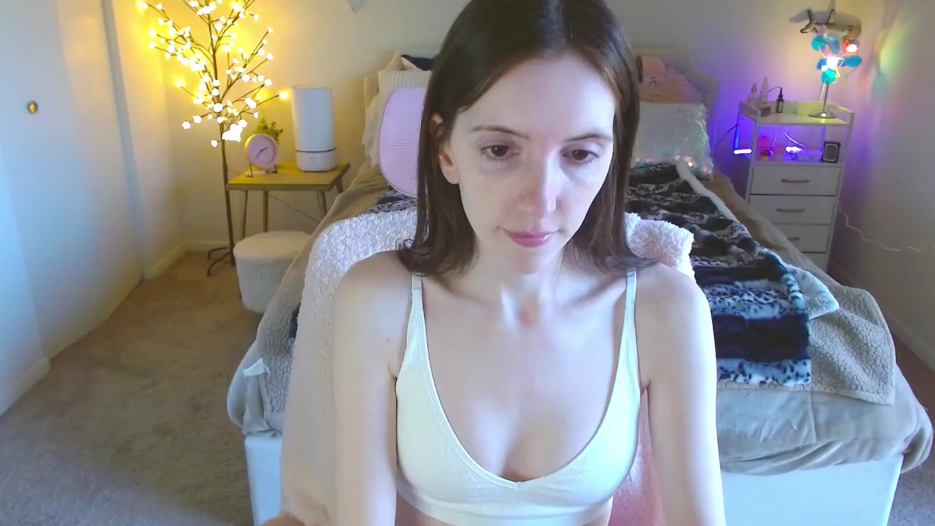 Gallery image thumbnail from MangoMae's myfreecams stream on, 03/29/2024, 19:15 image 1 of 20