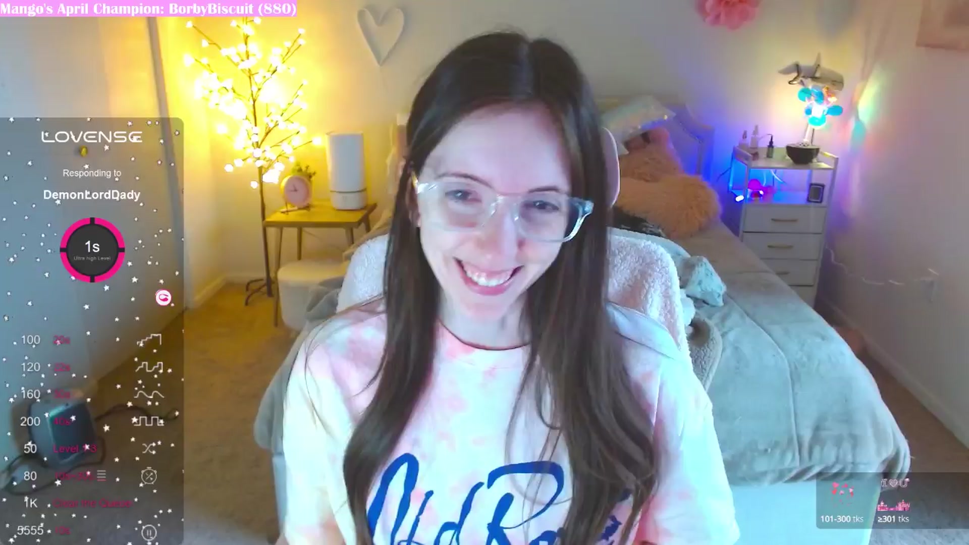 Gallery image thumbnail from MangoMae's myfreecams stream on, 04/11/2024, 15:57 image 15 of 20