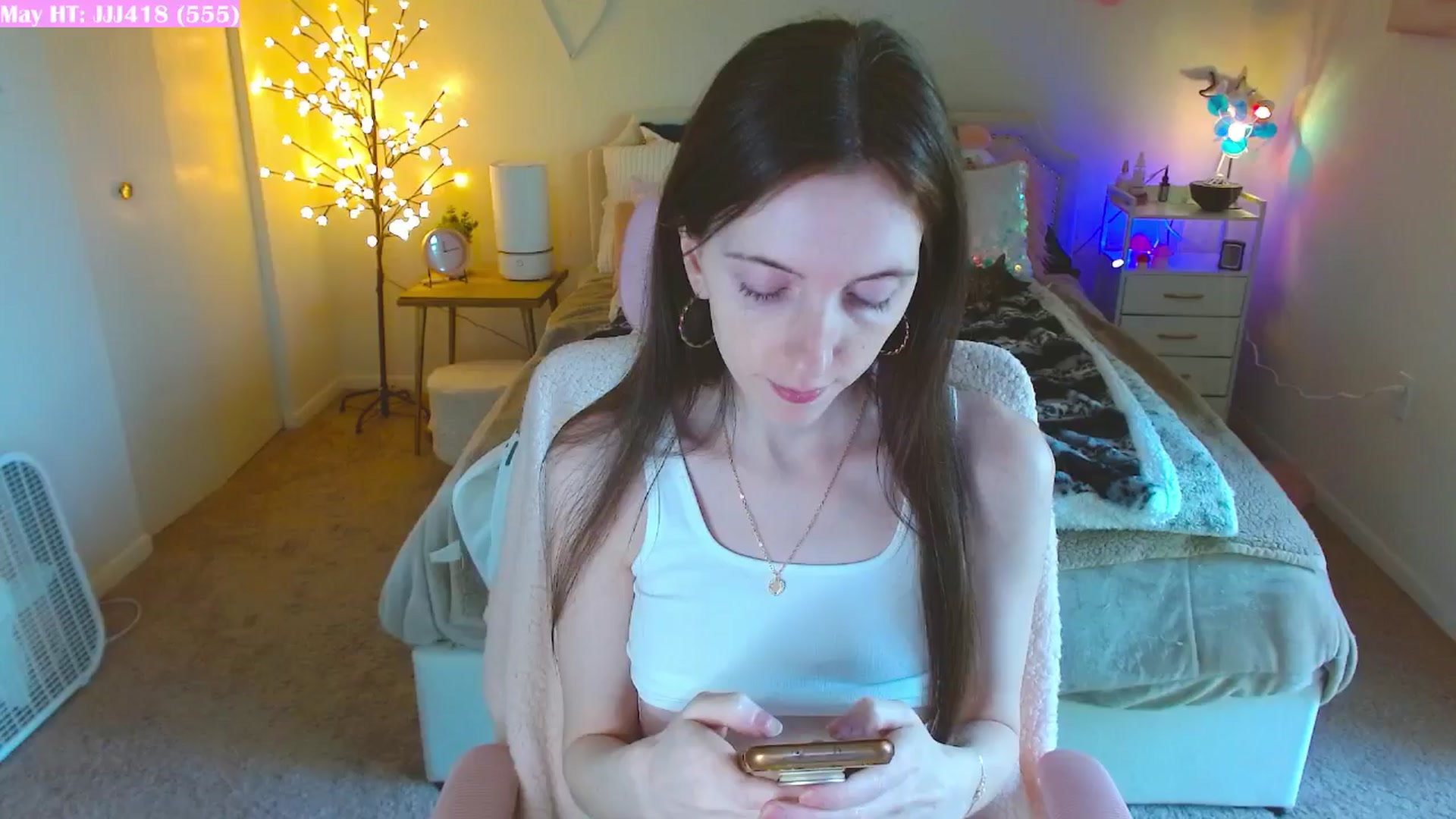 Gallery image thumbnail from MangoMae's myfreecams stream on, 05/02/2024, 16:33 image 3 of 20