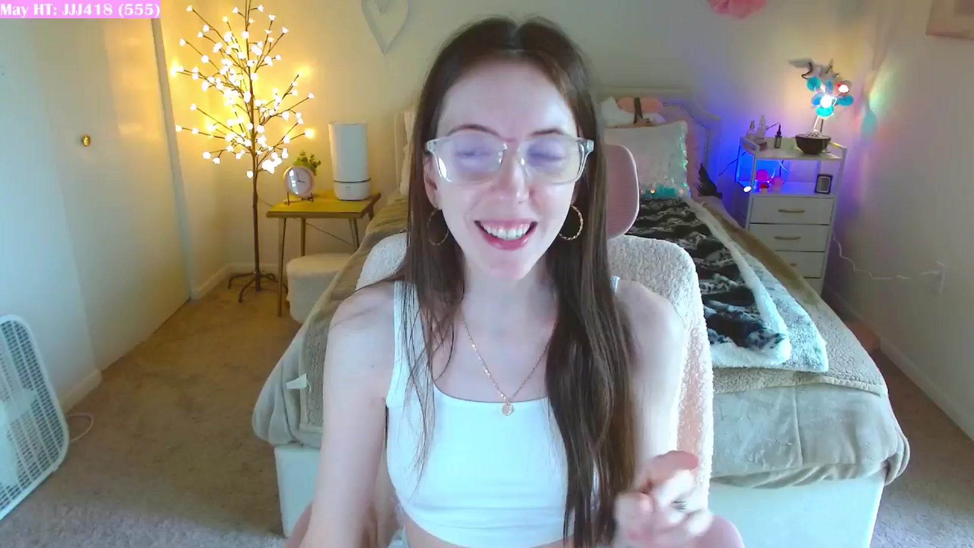 Gallery image thumbnail from MangoMae's myfreecams stream on, 05/02/2024, 20:38 image 3 of 20