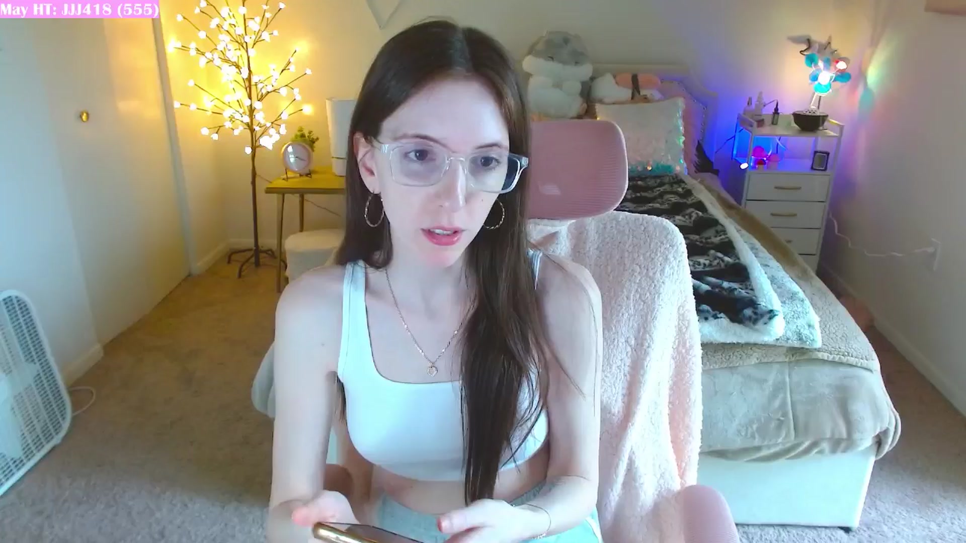 Gallery image thumbnail from MangoMae's myfreecams stream on, 05/02/2024, 20:38 image 13 of 20