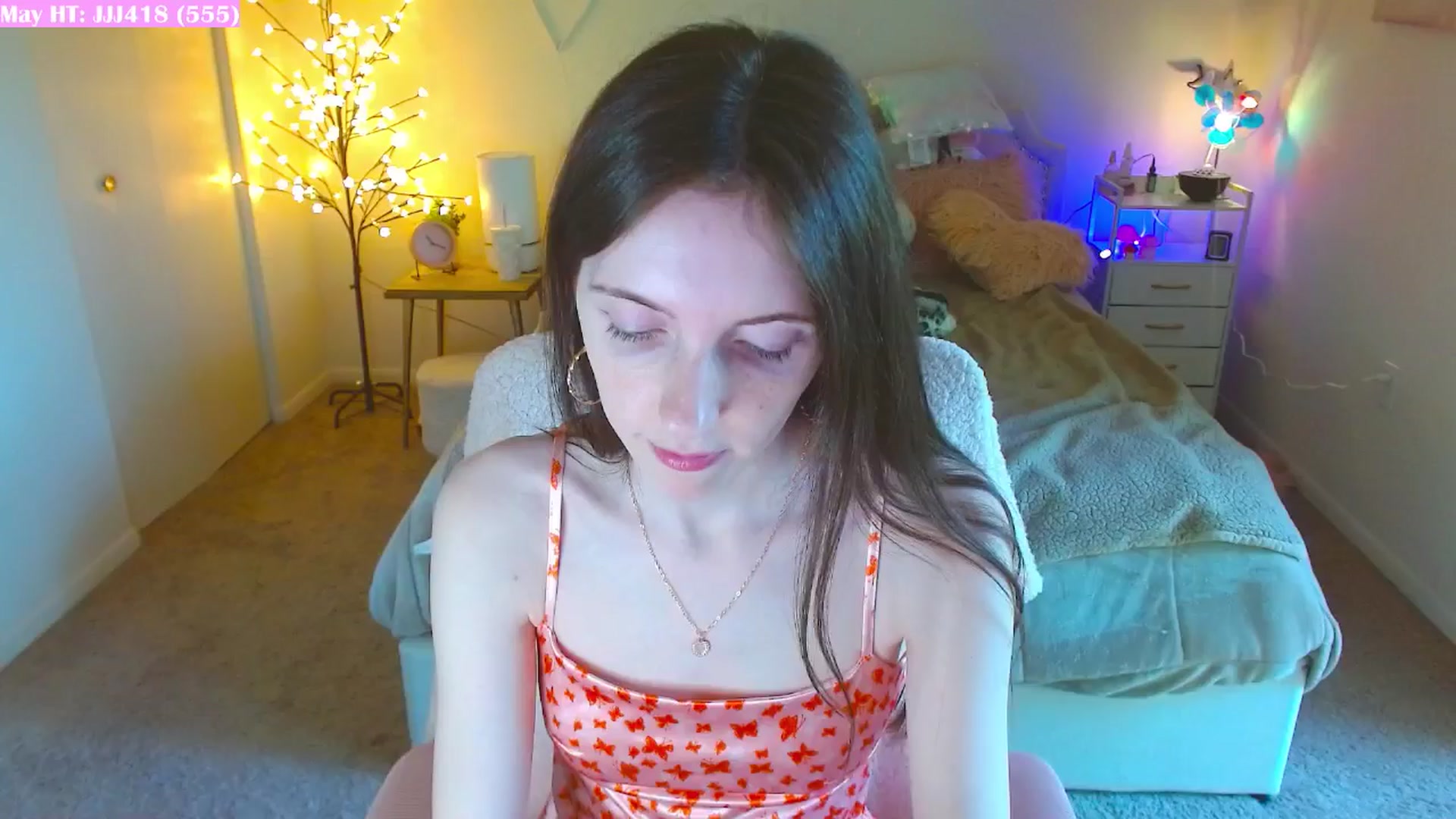 Gallery image thumbnail from MangoMae's myfreecams stream on, 05/04/2024, 15:37 image 15 of 20