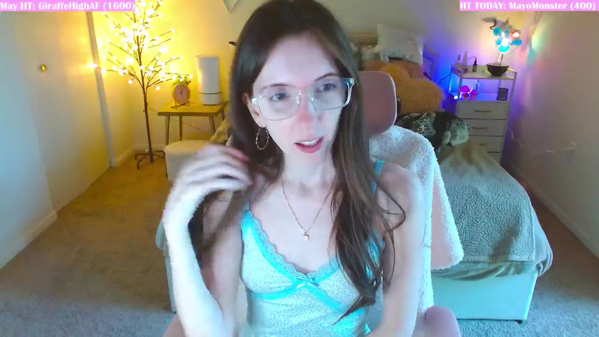 Gallery image thumbnail from MangoMae's myfreecams stream on, 05/12/2024, 18:06 image 15 of 20