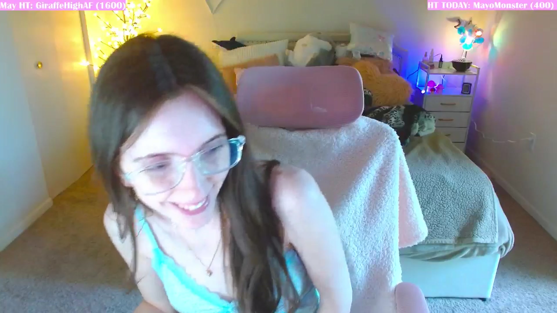 Gallery image thumbnail from MangoMae's myfreecams stream on, 05/12/2024, 18:06 image 20 of 20