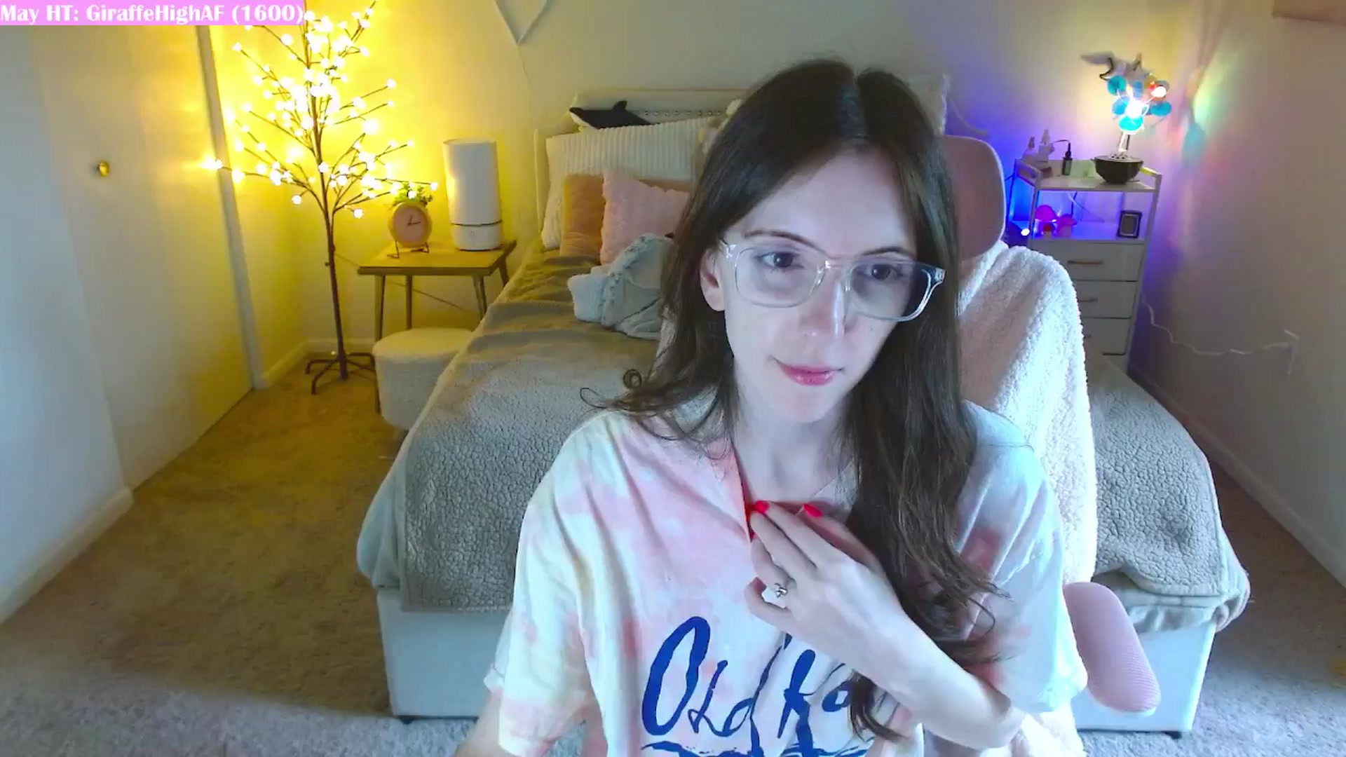 Gallery image thumbnail from MangoMae's myfreecams stream on, 05/17/2024, 17:48 image 12 of 20