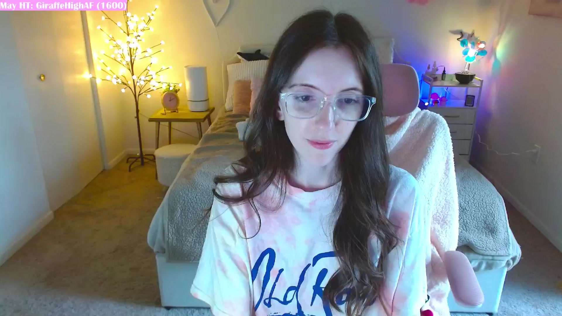 Gallery image thumbnail from MangoMae's myfreecams stream on, 05/17/2024, 17:48 image 11 of 20