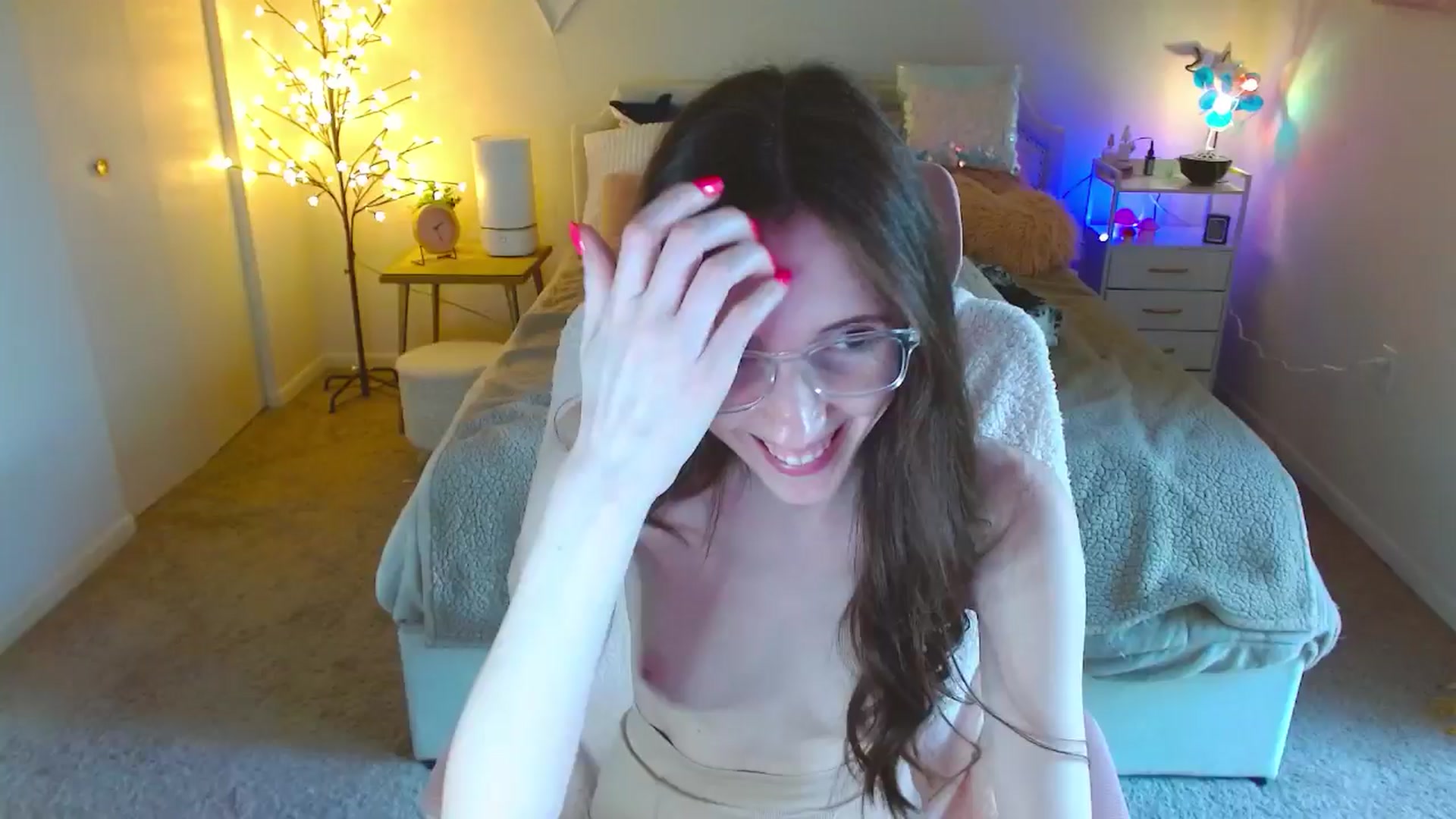 Gallery image thumbnail from MangoMae's myfreecams stream on, 05/17/2024, 19:08 image 7 of 20