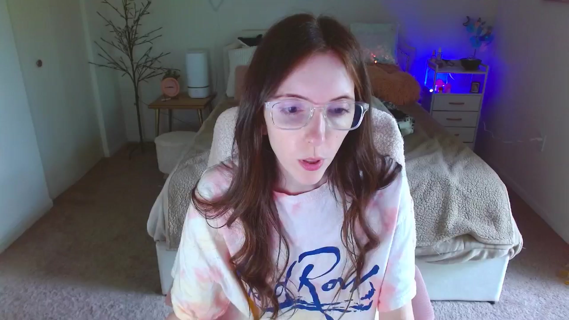 Gallery image thumbnail from MangoMae's myfreecams stream on, 05/17/2024, 19:56 image 7 of 20