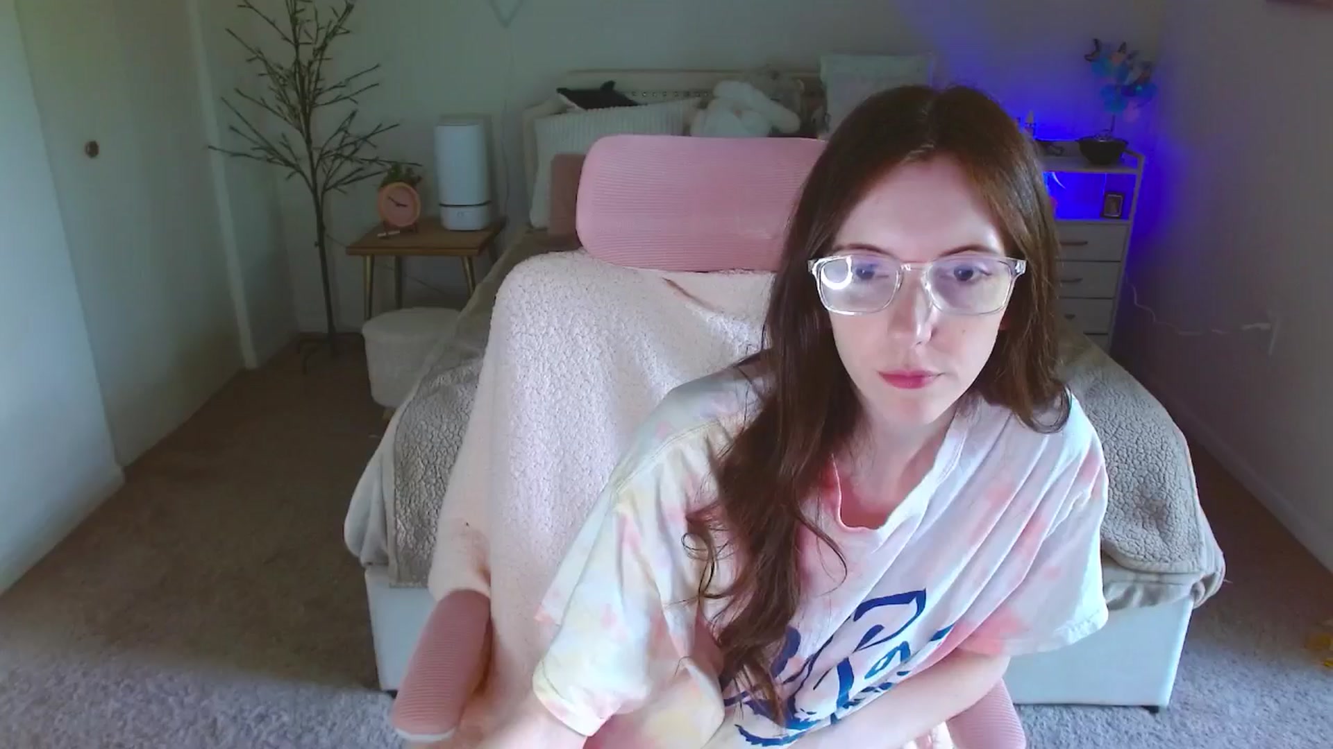 Gallery image thumbnail from MangoMae's myfreecams stream on, 05/17/2024, 19:56 image 17 of 20