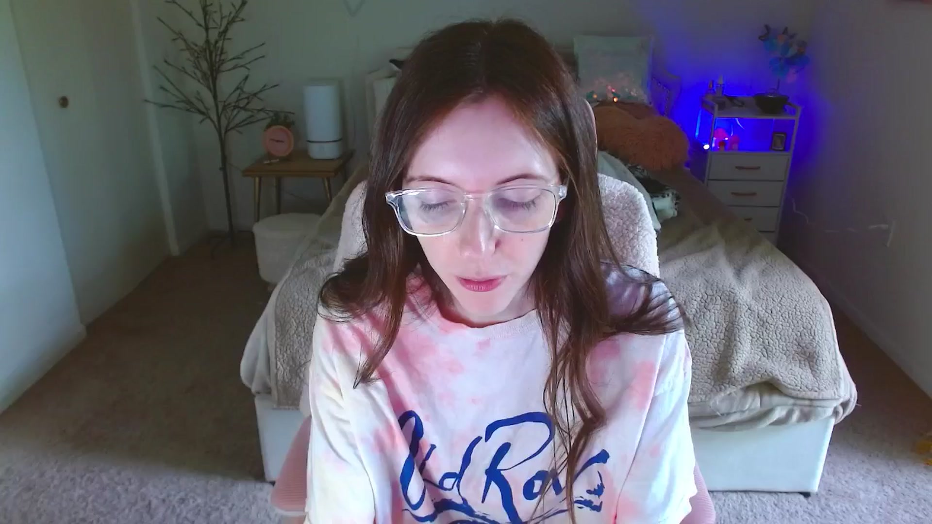 Gallery image thumbnail from MangoMae's myfreecams stream on, 05/17/2024, 19:56 image 11 of 20