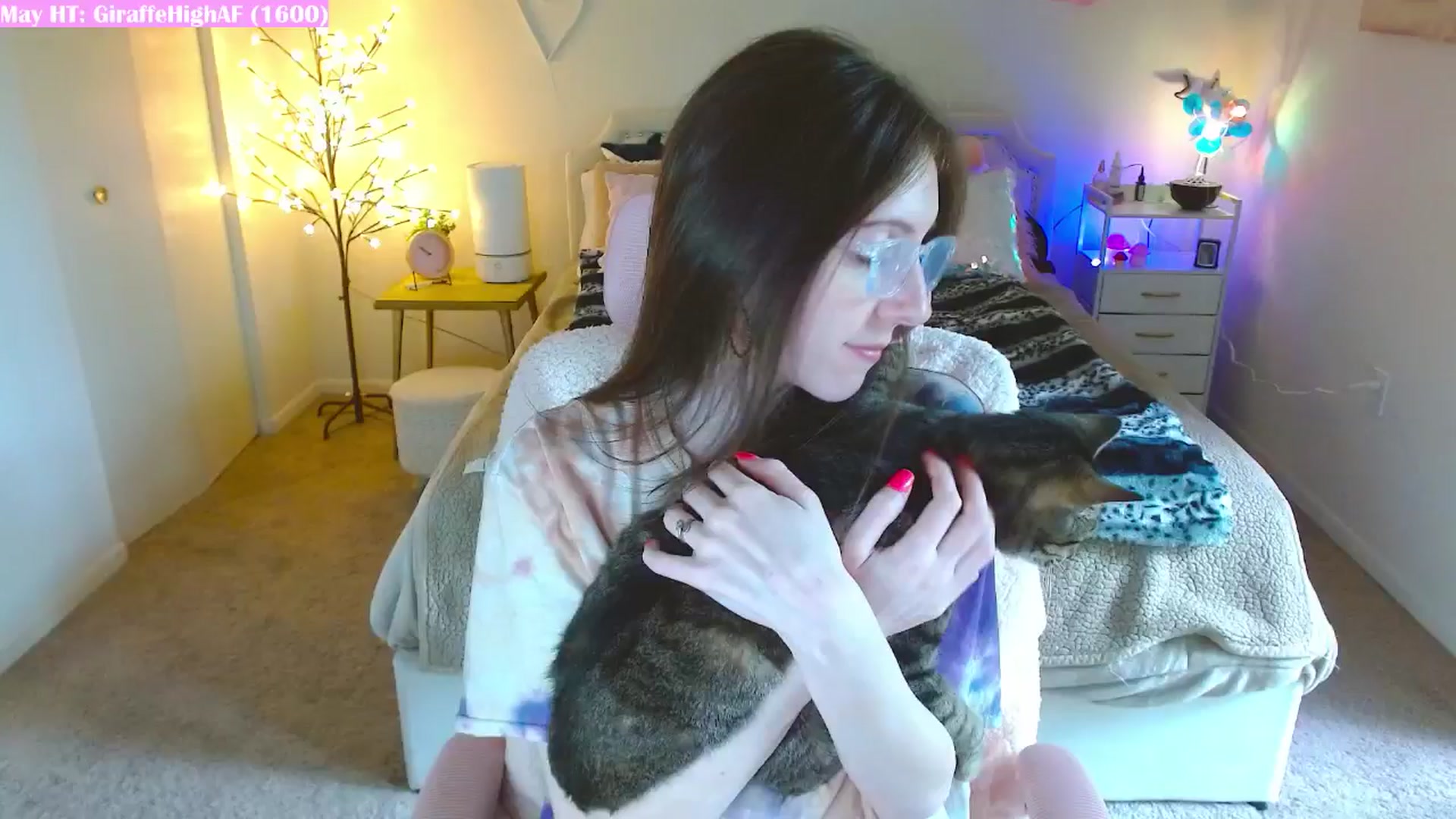 Gallery image thumbnail from MangoMae's myfreecams stream on, 05/19/2024, 15:16 image 7 of 20