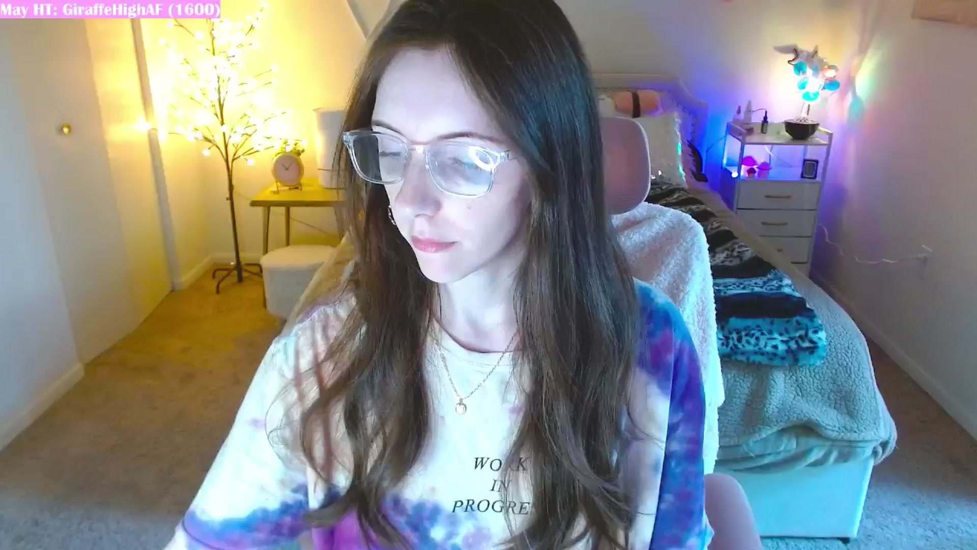 Gallery image thumbnail from MangoMae's myfreecams stream on, 05/19/2024, 15:16 image 17 of 20