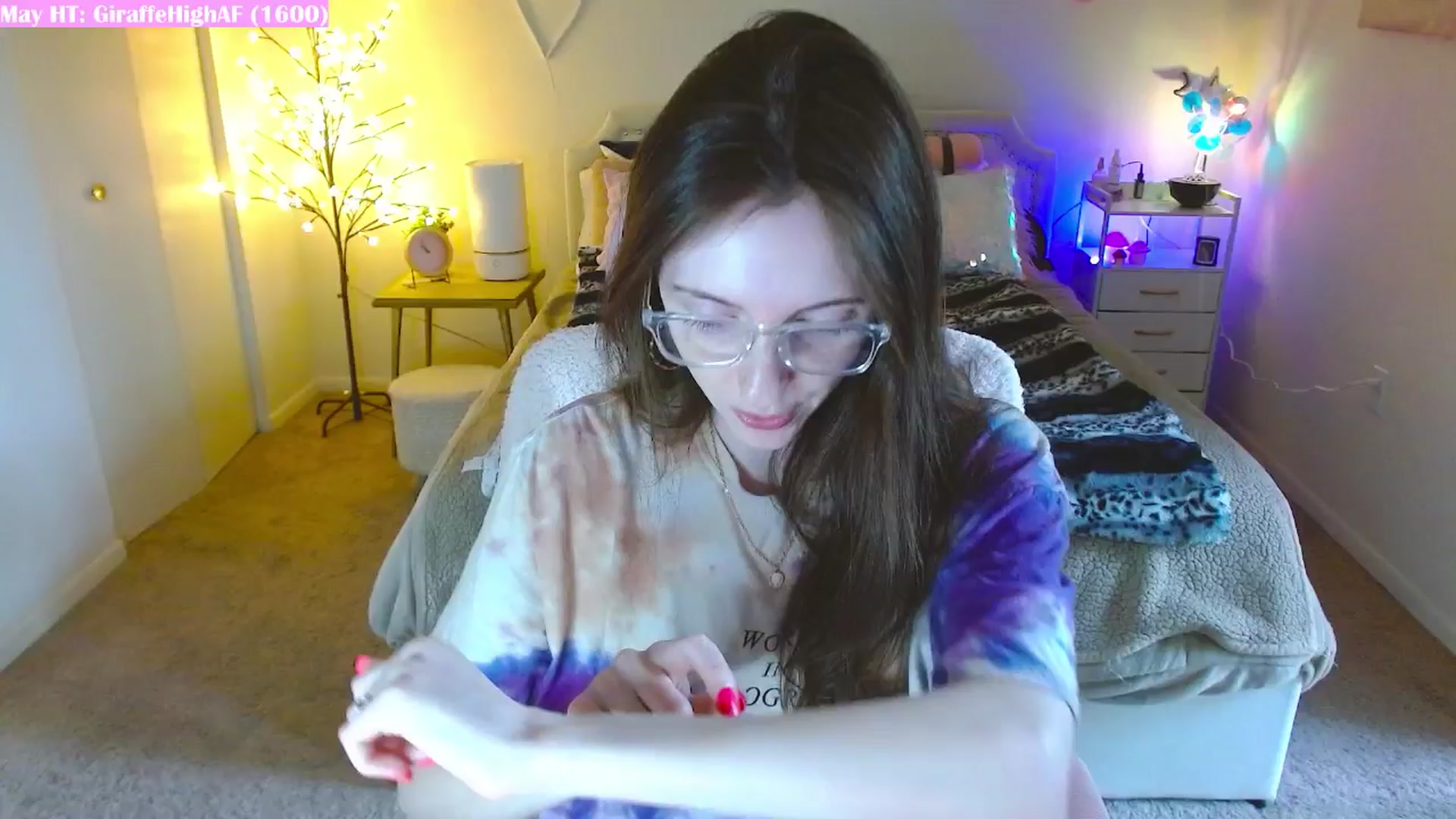 Gallery image thumbnail from MangoMae's myfreecams stream on, 05/19/2024, 15:16 image 10 of 20