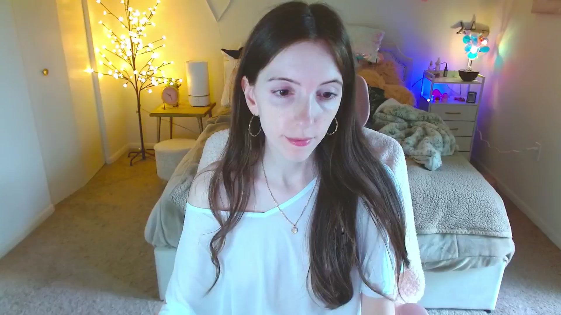 Gallery image thumbnail from MangoMae's myfreecams stream on, 06/01/2024, 15:44 image 4 of 20