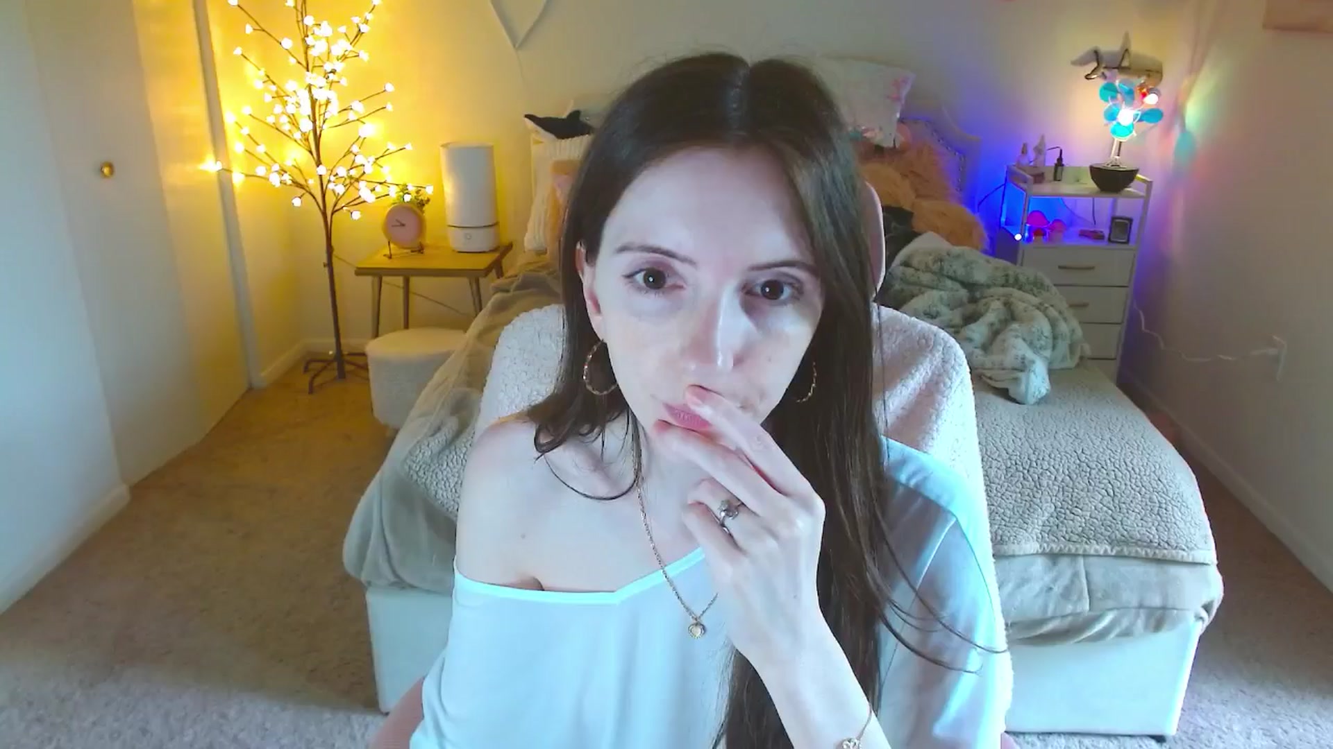 Gallery image thumbnail from MangoMae's myfreecams stream on, 06/01/2024, 15:44 image 8 of 20