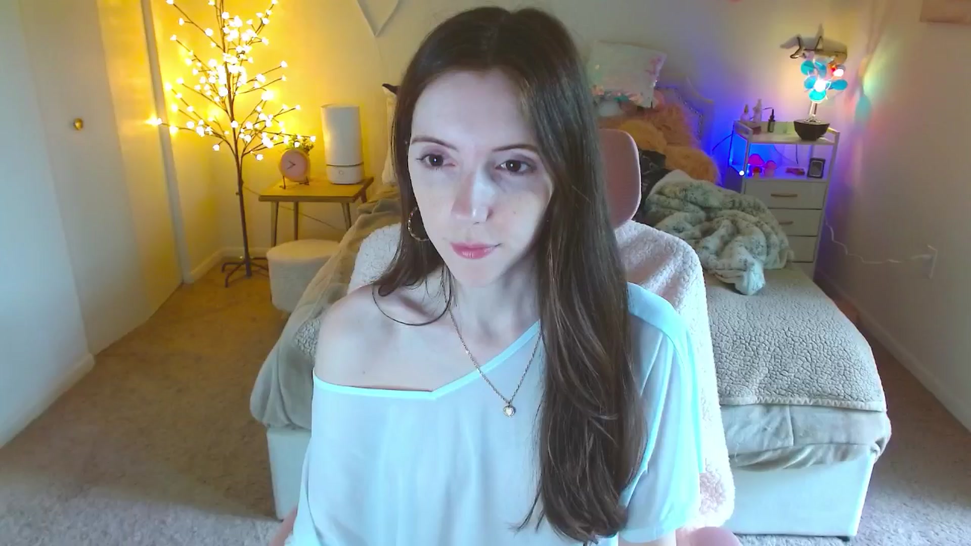 Gallery image thumbnail from MangoMae's myfreecams stream on, 06/01/2024, 15:44 image 7 of 20