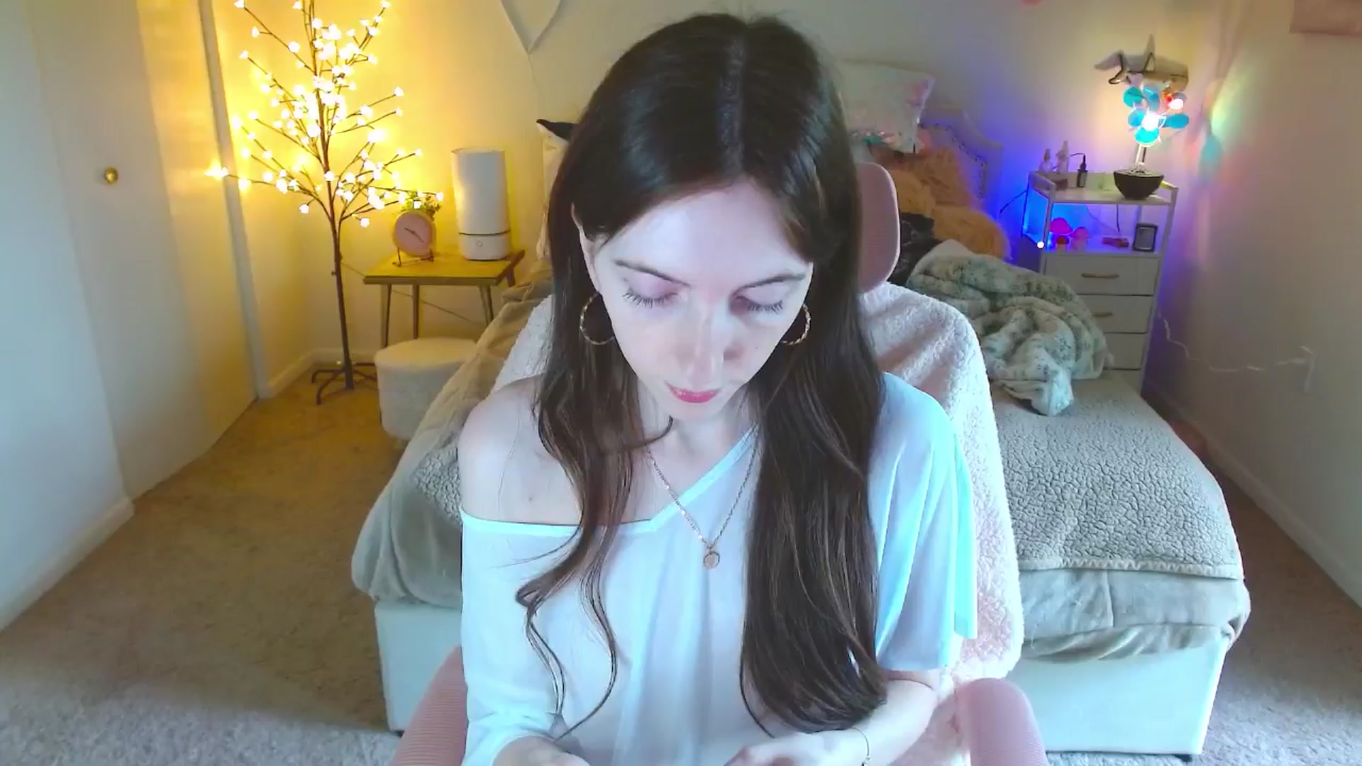 Gallery image thumbnail from MangoMae's myfreecams stream on, 06/01/2024, 15:44 image 3 of 20