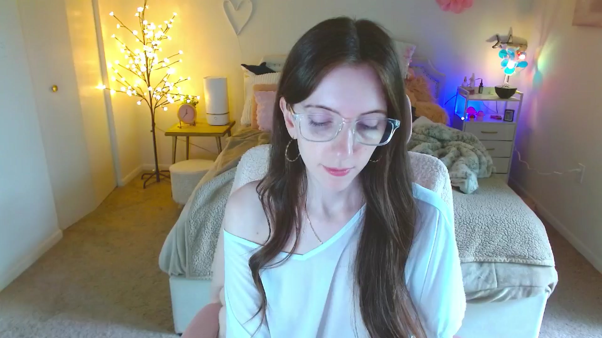 Gallery image thumbnail from MangoMae's myfreecams stream on, 06/01/2024, 17:35 image 3 of 20