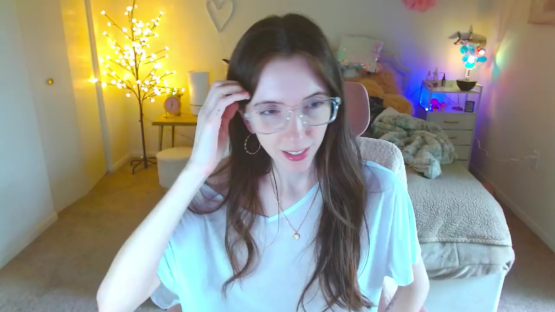 Gallery image thumbnail from MangoMae's myfreecams stream on, 06/01/2024, 17:35 image 2 of 20
