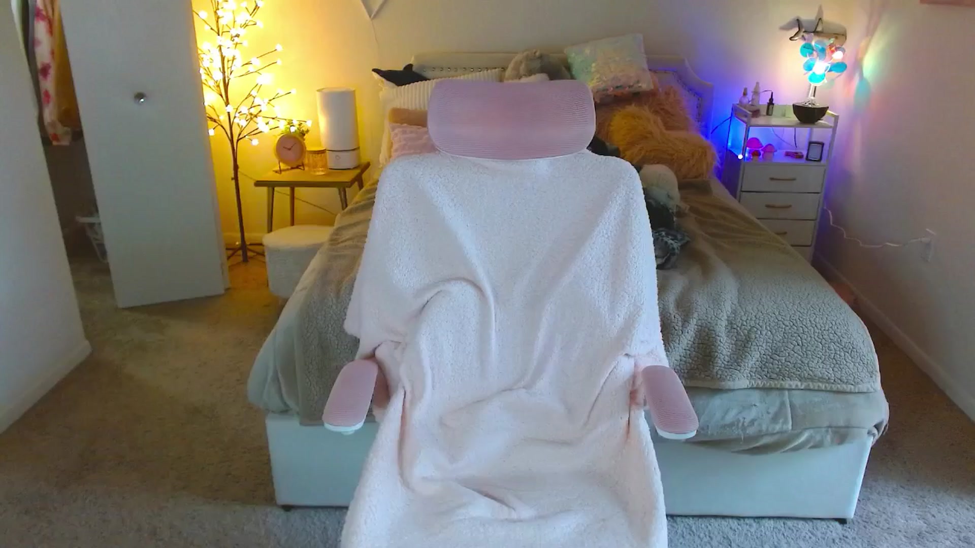Gallery image thumbnail from MangoMae's myfreecams stream on, 06/02/2024, 15:02 image 1 of 20