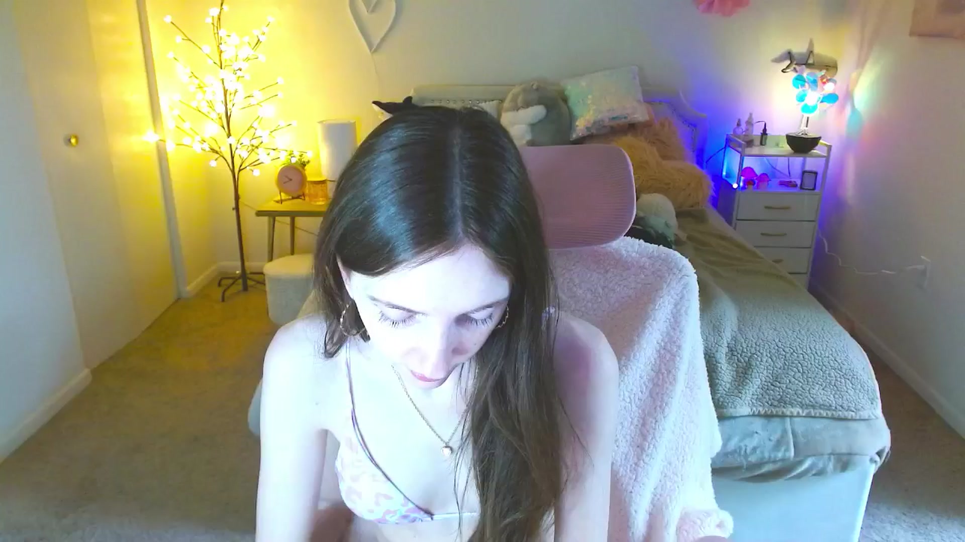 Gallery image thumbnail from MangoMae's myfreecams stream on, 06/02/2024, 15:02 image 14 of 20