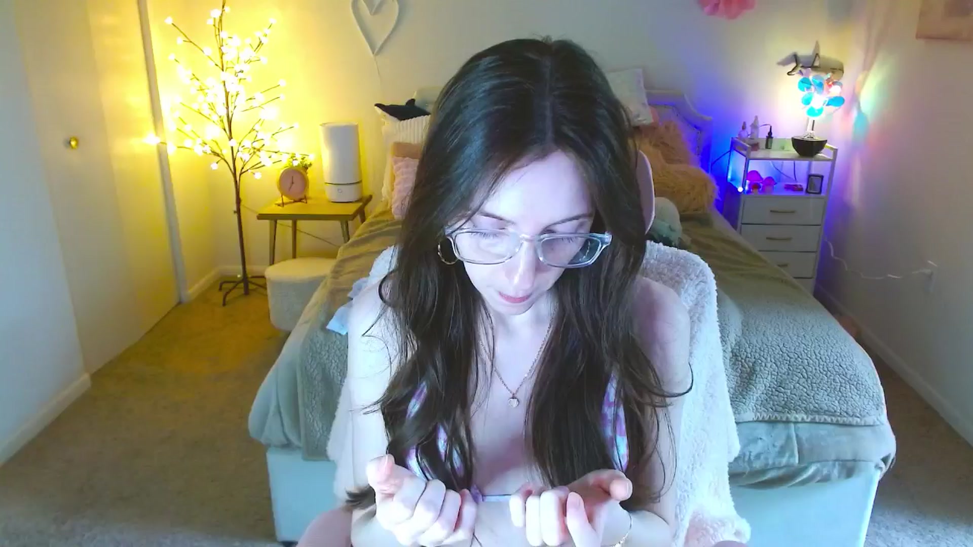 Gallery image thumbnail from MangoMae's myfreecams stream on, 06/02/2024, 18:06 image 3 of 20