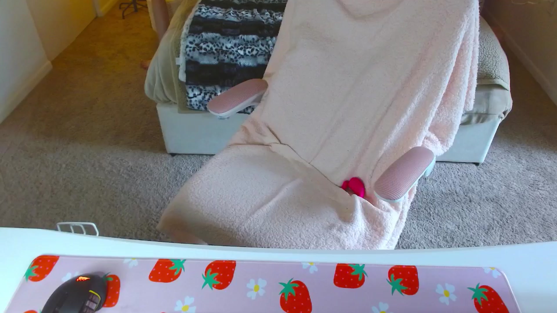 Gallery image thumbnail from MangoMae's myfreecams stream on, 06/04/2024, 21:26 image 17 of 20