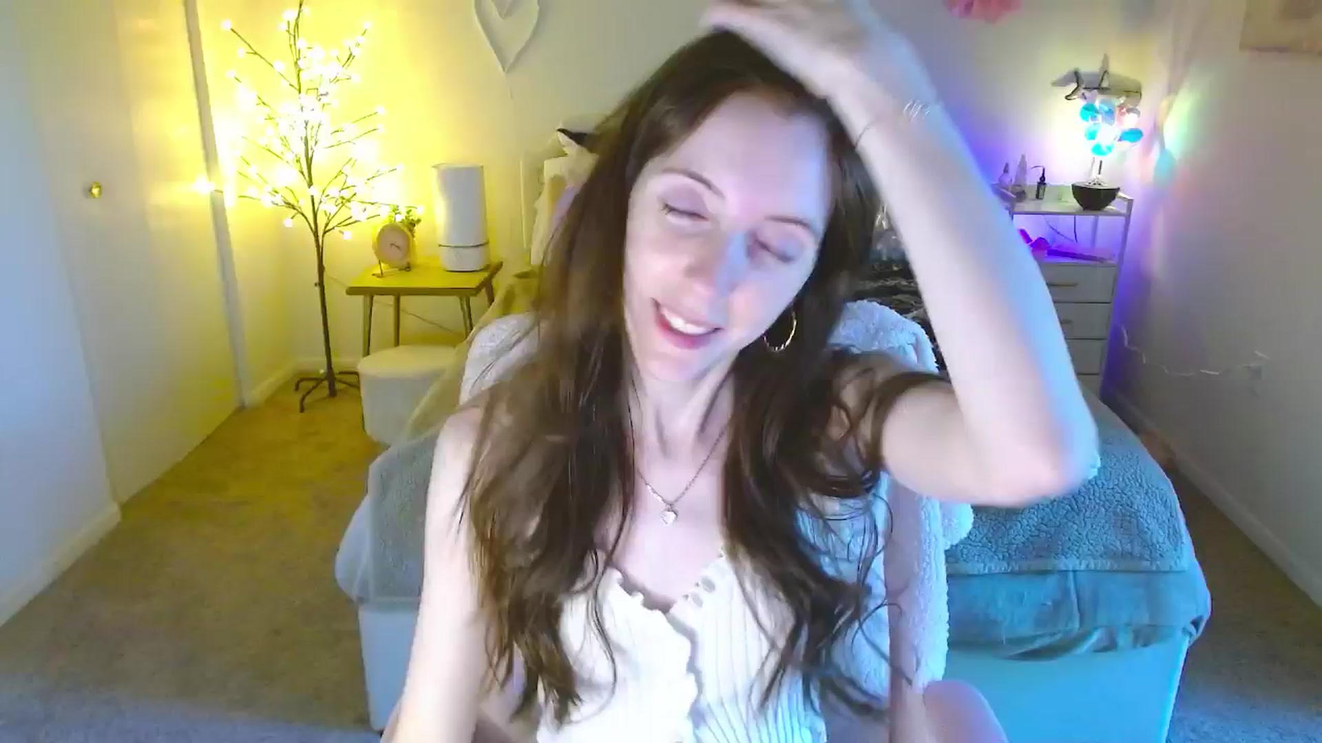 Gallery image thumbnail from MangoMae's myfreecams stream on, 06/07/2024, 20:36 image 4 of 20