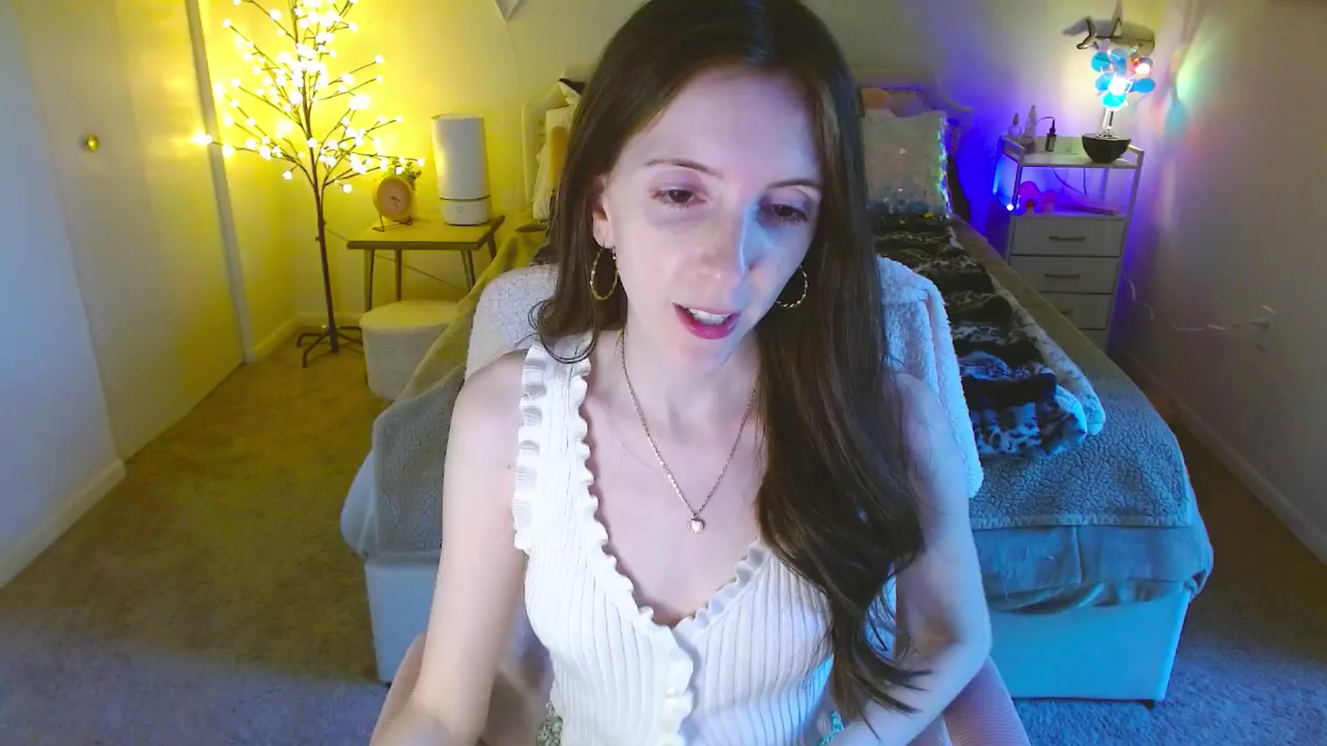 Gallery image thumbnail from MangoMae's myfreecams stream on, 06/07/2024, 20:36 image 14 of 20