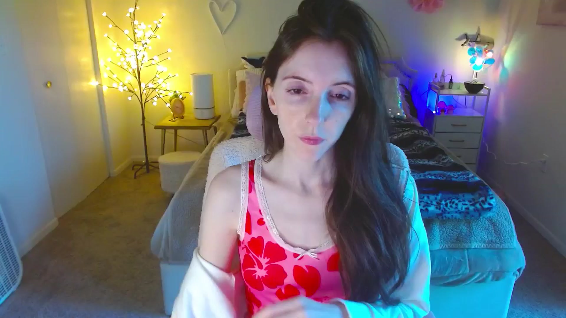 Gallery image thumbnail from MangoMae's myfreecams stream on, 06/09/2024, 14:44 image 4 of 20