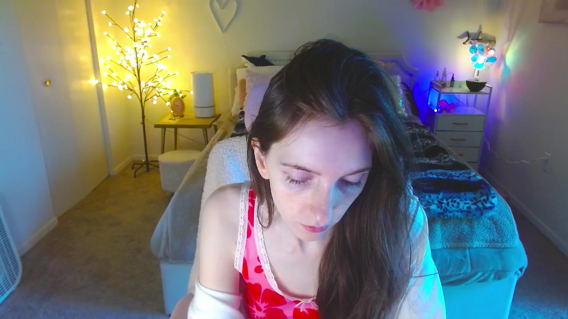 Gallery image thumbnail from MangoMae's myfreecams stream on, 06/09/2024, 14:44 image 6 of 20