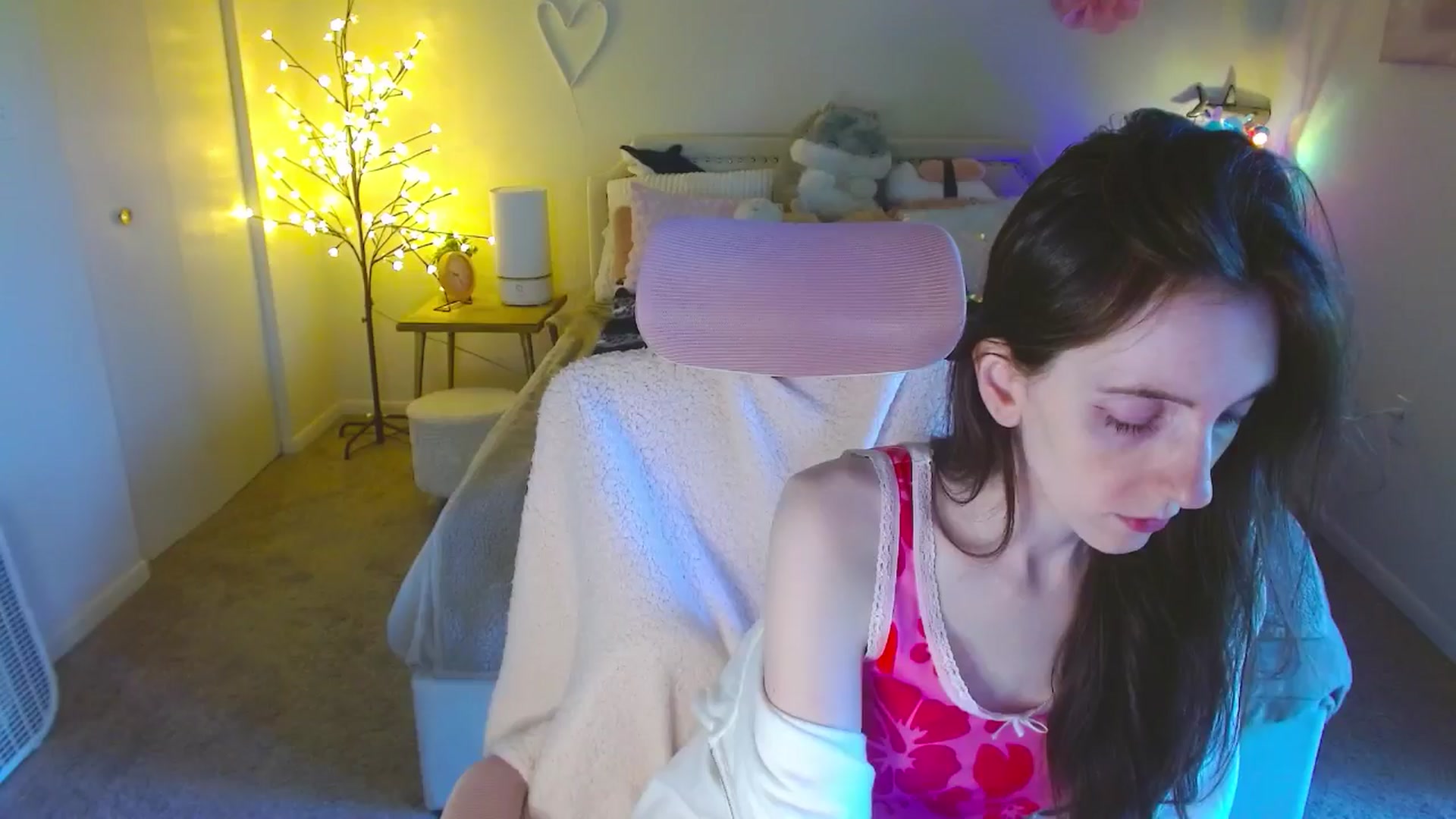 Gallery image thumbnail from MangoMae's myfreecams stream on, 06/09/2024, 14:44 image 8 of 20