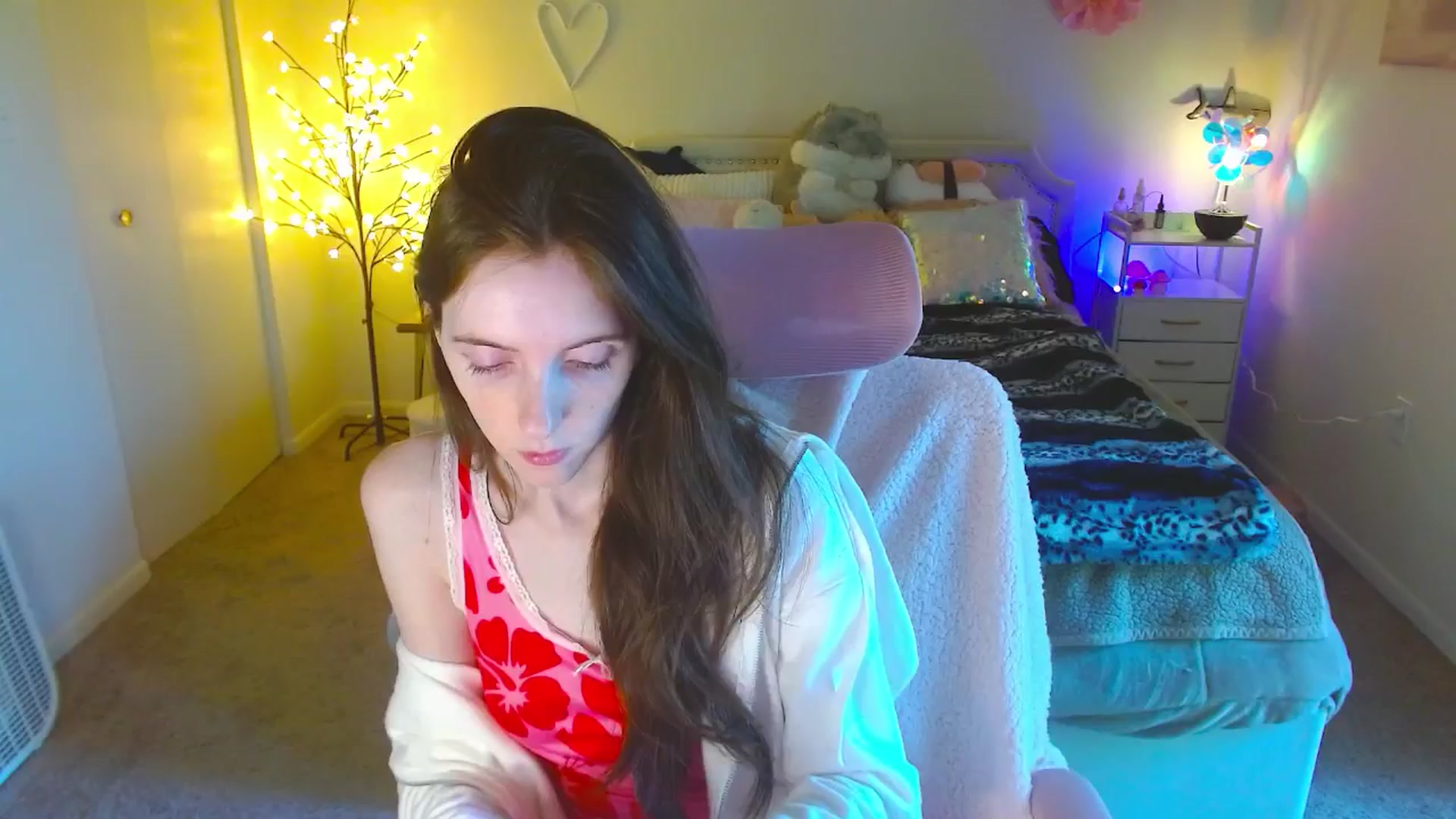 Gallery image thumbnail from MangoMae's myfreecams stream on, 06/09/2024, 14:44 image 10 of 20