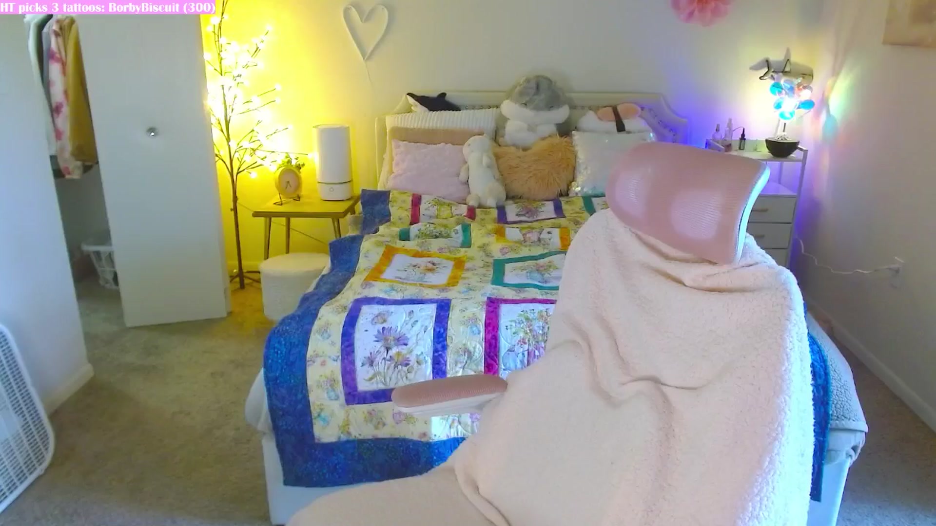 Gallery image thumbnail from MangoMae's myfreecams stream on, 06/12/2024, 23:05 image 1 of 20