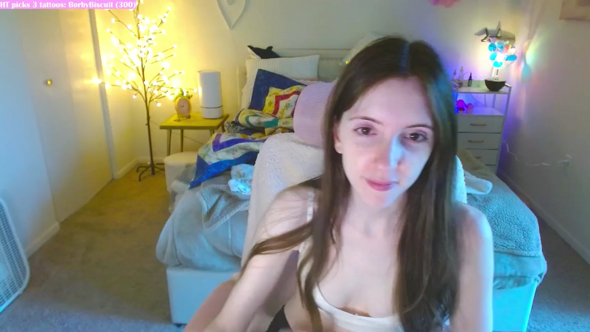 Gallery image thumbnail from MangoMae's myfreecams stream on, 06/15/2024, 14:55 image 10 of 20