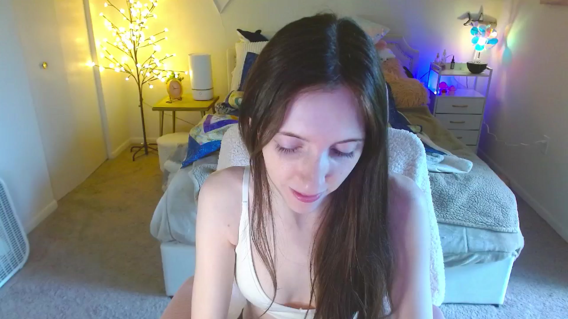 Gallery image thumbnail from MangoMae's myfreecams stream on, 06/15/2024, 16:14 image 2 of 20