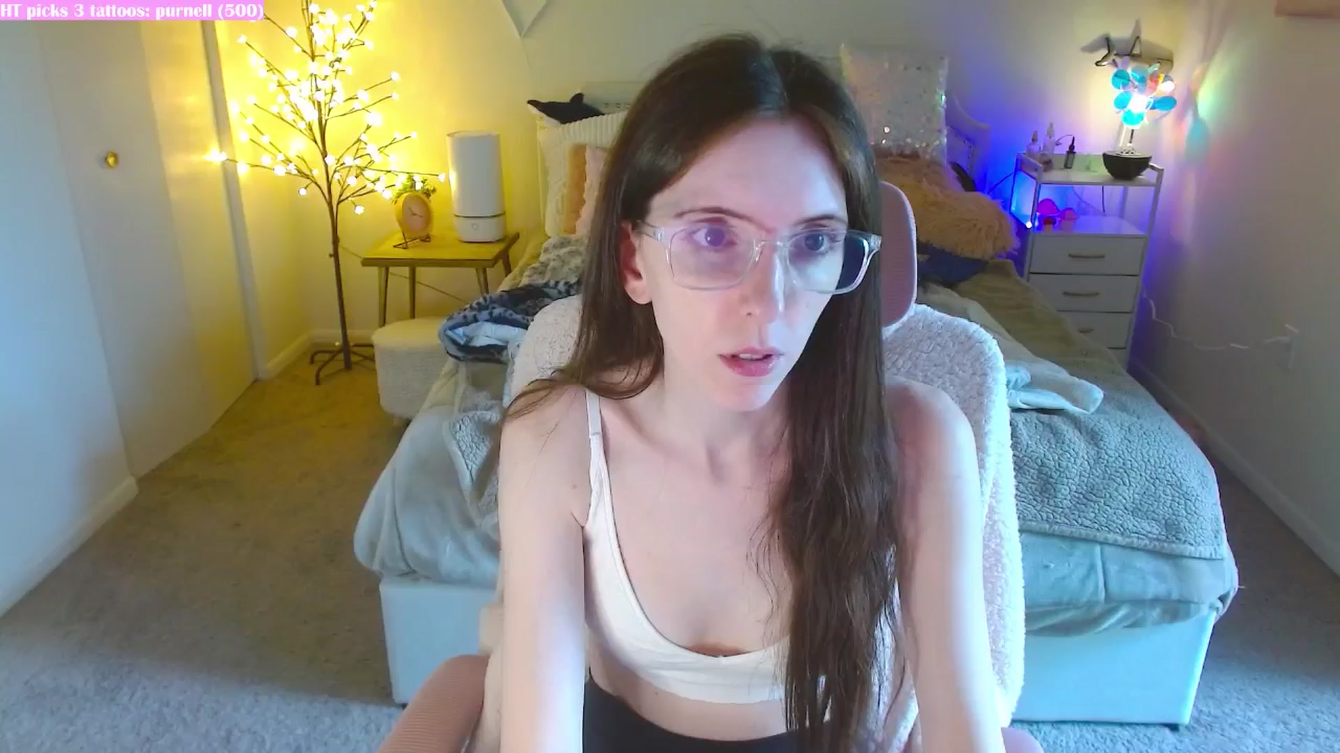 Gallery image thumbnail from MangoMae's myfreecams stream on, 06/16/2024, 15:34 image 17 of 20