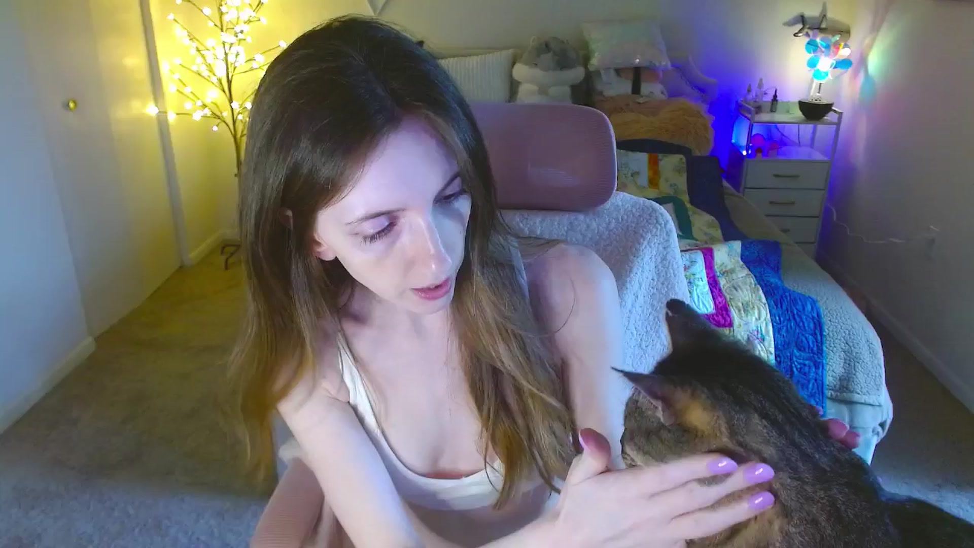 Gallery image thumbnail from MangoMae's myfreecams stream on, 06/19/2024, 22:11 image 6 of 20