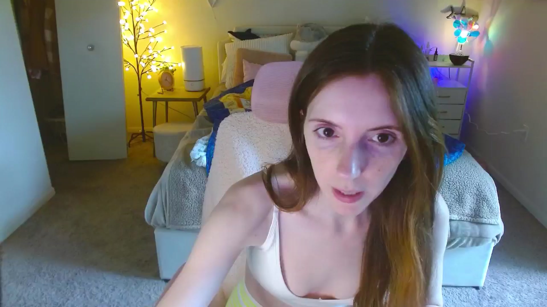 Gallery image thumbnail from MangoMae's myfreecams stream on, 06/22/2024, 17:57 image 1 of 20