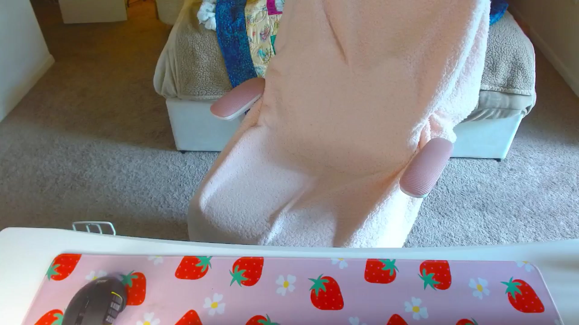 Gallery image thumbnail from MangoMae's myfreecams stream on, 06/22/2024, 17:57 image 7 of 20