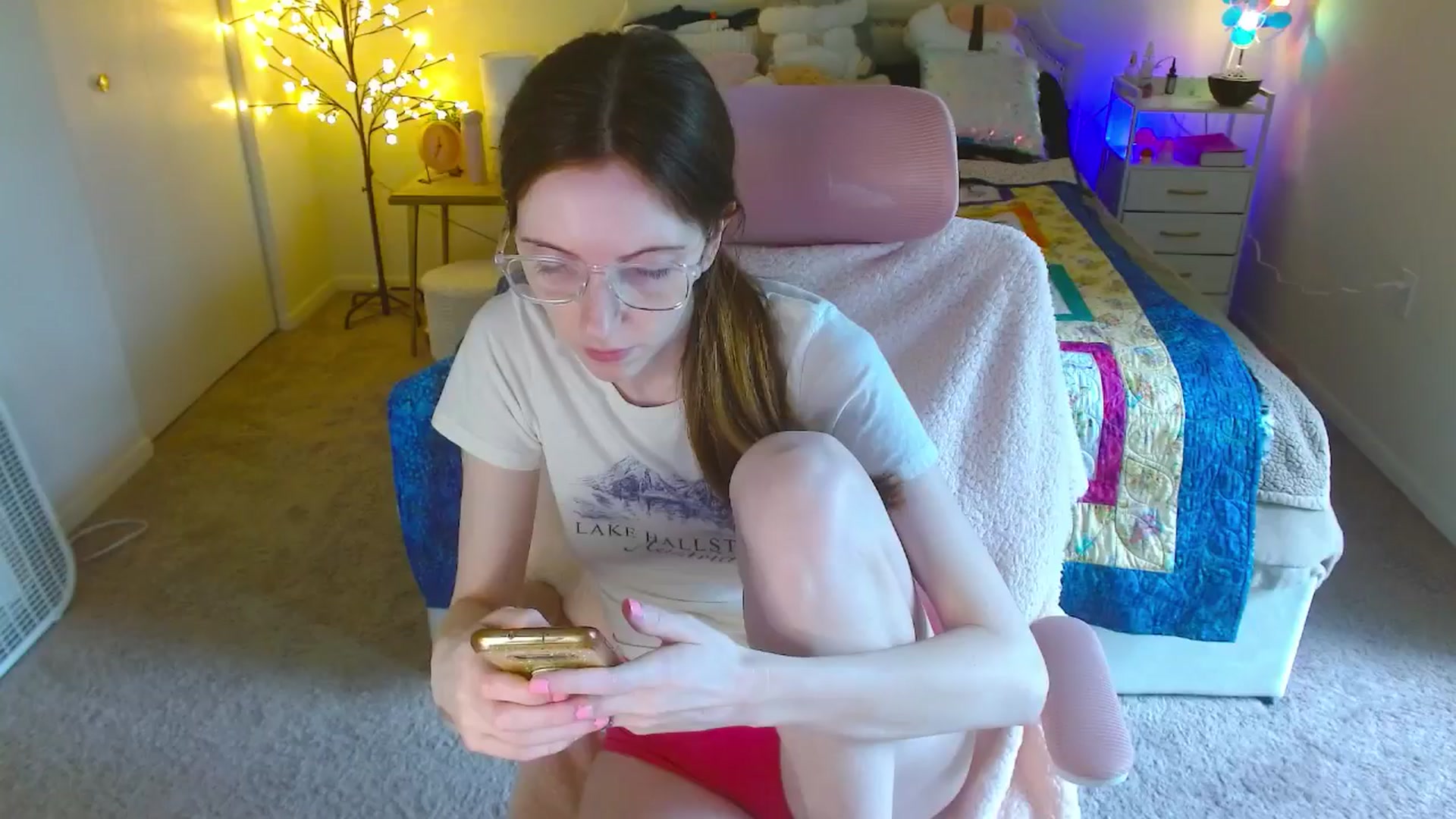 Gallery image thumbnail from MangoMae's myfreecams stream on, 06/29/2024, 16:55 image 18 of 20