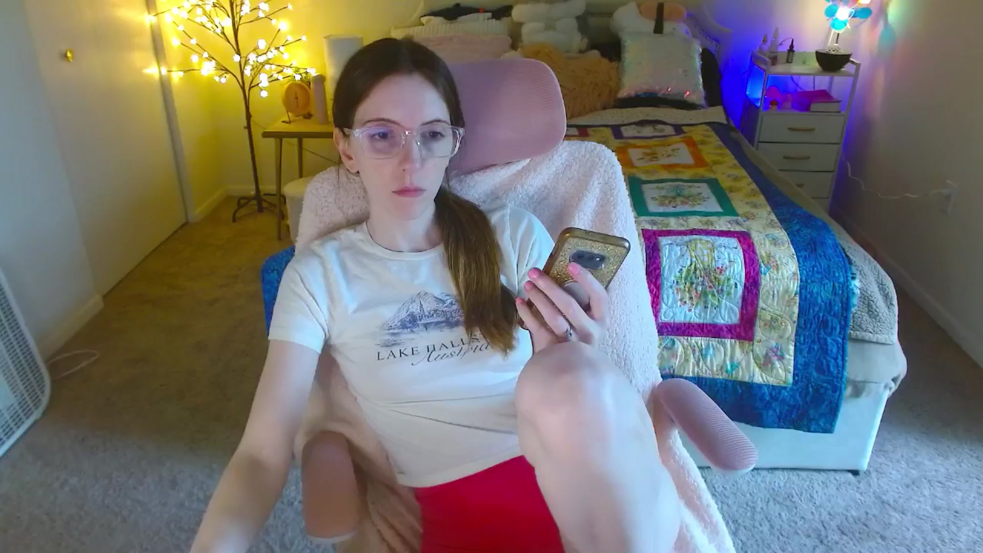 Gallery image thumbnail from MangoMae's myfreecams stream on, 06/29/2024, 16:55 image 17 of 20